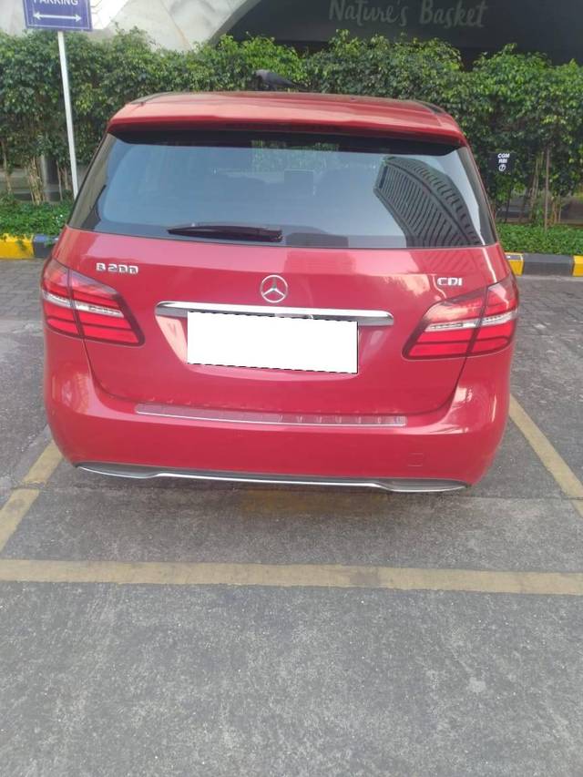 https://images10.gaadi.com/usedcar_image/4614073/original/processed_81b1b78c-c0bd-4a47-af0f-5466bfe6dfc7.jpg?imwidth=6400