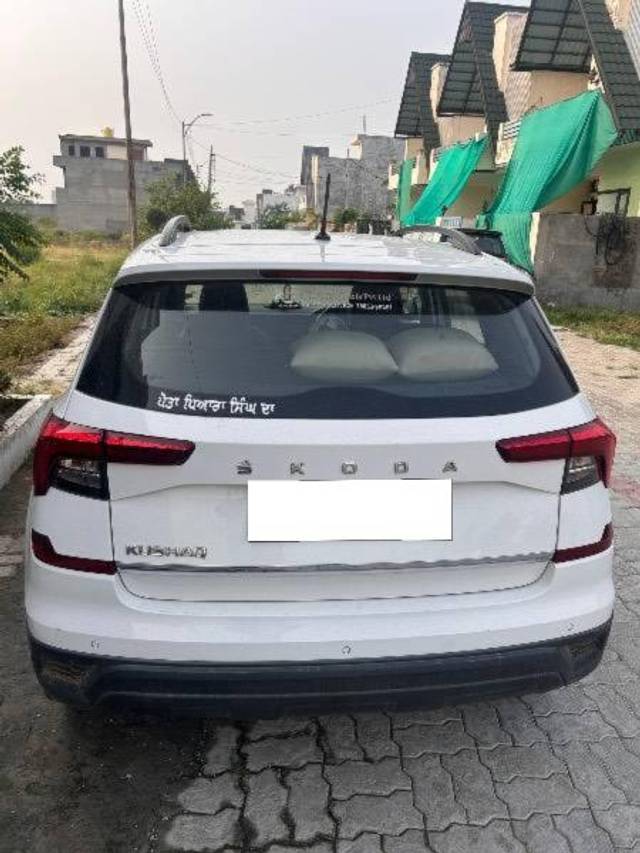 https://images10.gaadi.com/usedcar_image/4614078/original/processed_1ea20c34-63be-4b85-8640-b3dfed733483.jpeg?imwidth=6401