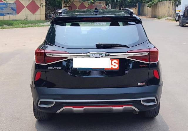 https://images10.gaadi.com/usedcar_image/4614081/original/processed_385b72d5397aa9eb75f9da19ad69b244.jpg?imwidth=6402
