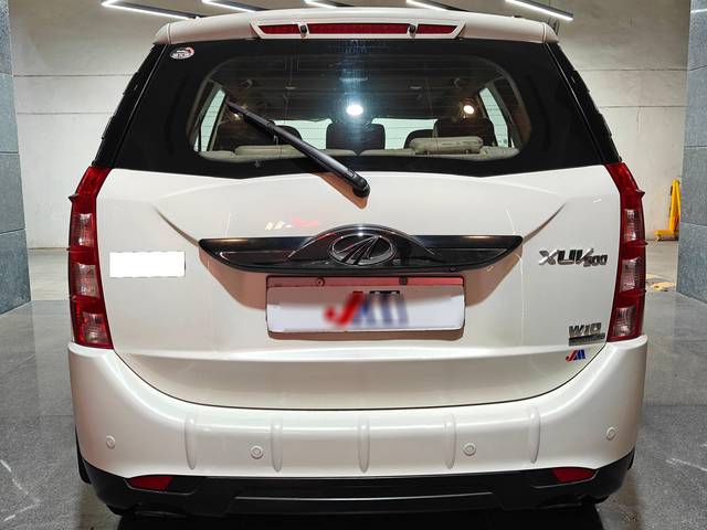 https://images10.gaadi.com/usedcar_image/4614086/original/processed_d30b8e4702652918a3bdc2a899339e34.jpg?imwidth=6402