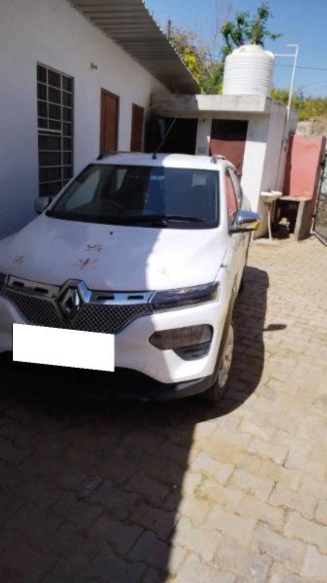 https://images10.gaadi.com/usedcar_image/4614093/original/processed_3fb59bc6-a20d-499c-bec4-b51f3ec8516d.jpg?imwidth=6401