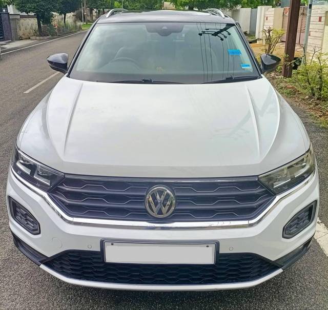 https://images10.gaadi.com/usedcar_image/4614107/original/processed_1864c62b96dc077f029f77eed7c4a523.jpg?imwidth=6402