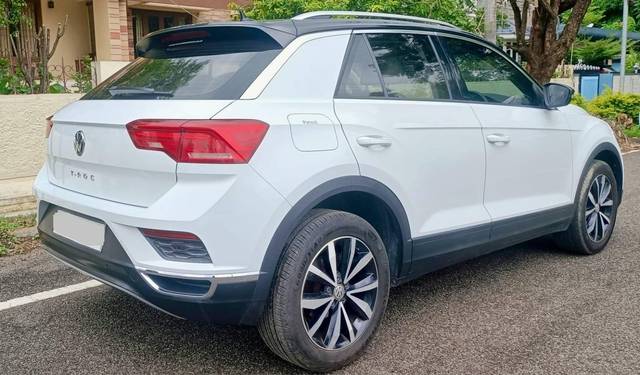 https://images10.gaadi.com/usedcar_image/4614107/original/processed_9ca95575311eb280a4fc9d158324dbe4.jpg?imwidth=6401