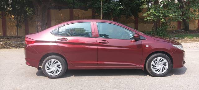 https://images10.gaadi.com/usedcar_image/4614123/original/41d75c72ae3ed903711a7dd857d8320e.jpg?imwidth=6401