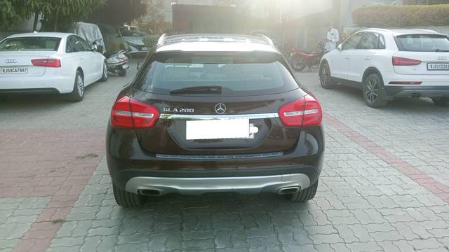 https://images10.gaadi.com/usedcar_image/4614130/original/processed_171e554472ceb5138cd17b6031c3a135.jpg?imwidth=6401
