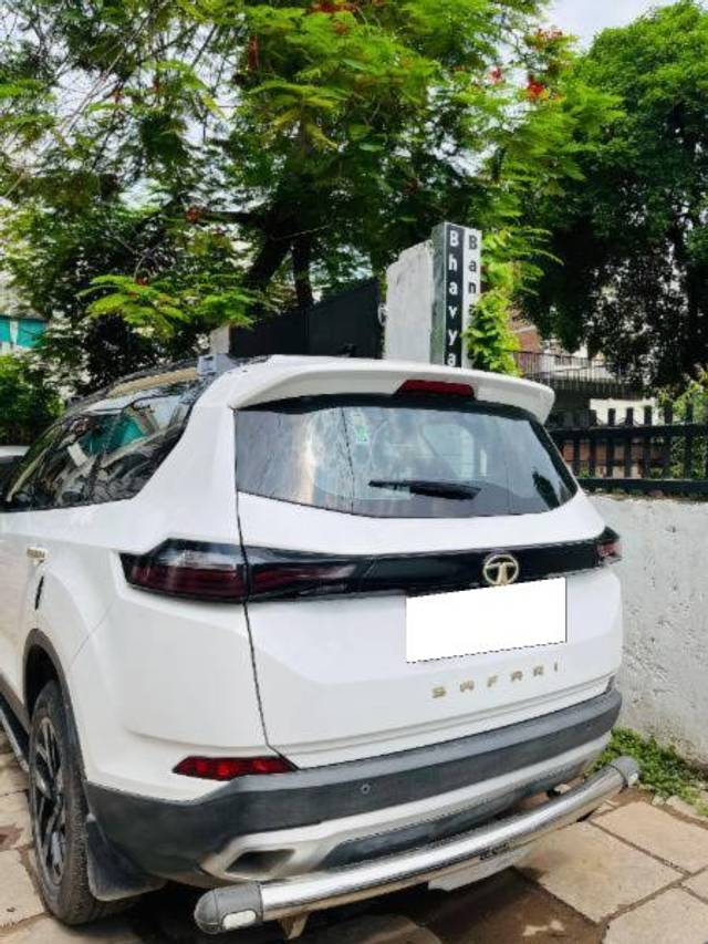 https://images10.gaadi.com/usedcar_image/4614131/original/processed_961ac79b-9f45-4d5d-af66-28f54b0135ce.jpg?imwidth=6401