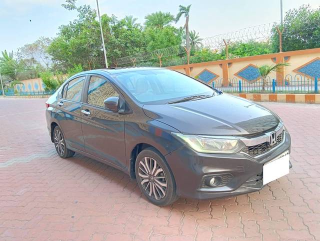 https://images10.gaadi.com/usedcar_image/4614147/original/processed_a8ced42f87ff70fbb4acdfc6490d21a1.jpg?imwidth=6400