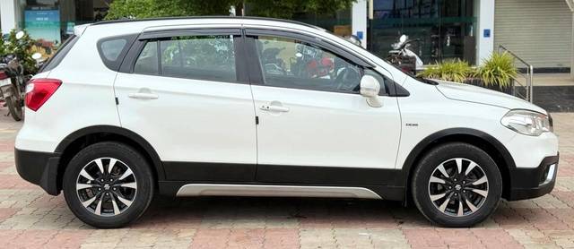 https://images10.gaadi.com/usedcar_image/4614155/original/processed_7cedea367620d5d34d923dd4dc78fa52.jpg?imwidth=6401