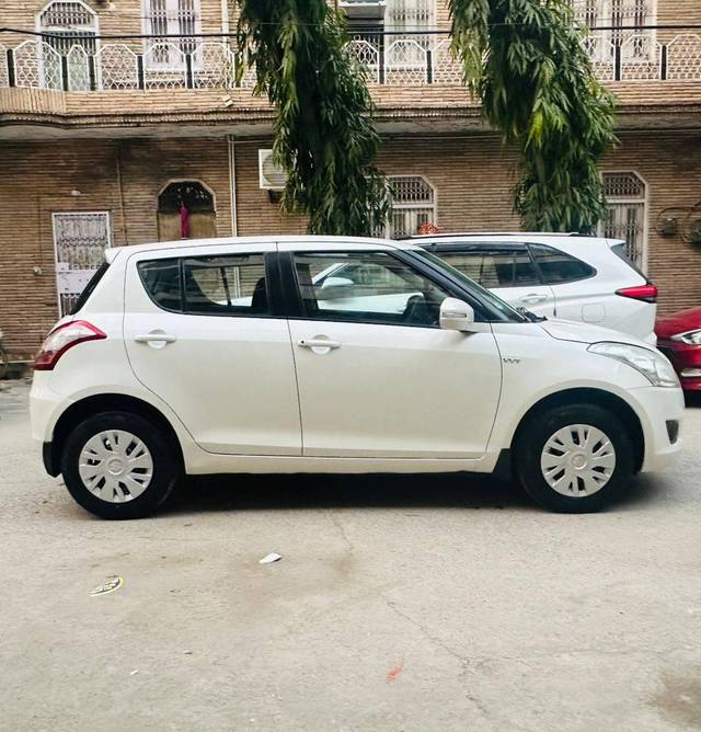 https://images10.gaadi.com/usedcar_image/4614160/original/processed_eb84e3d0c9ef4e0d52adbe21680b1843.jpg?imwidth=6401