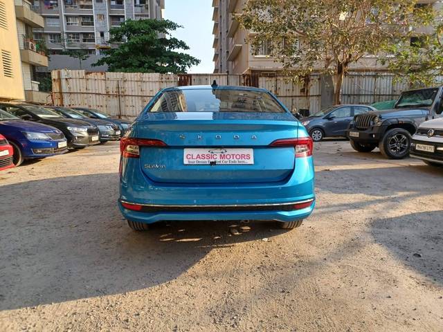 https://images10.gaadi.com/usedcar_image/4614166/original/processed_7f1ee14df773dbdd1880c55677565507.jpeg?imwidth=6402