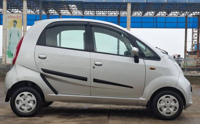 https://images10.gaadi.com/usedcar_image/4614219/original/processed_ea98c07f3bc2a3bfbf8c3b68995e2602.jpg?imwidth=6401