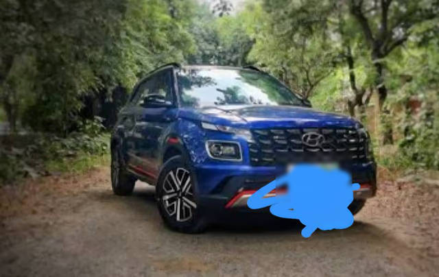 https://images10.gaadi.com/usedcar_image/4614220/original/a3de2e18-97c0-4098-a146-1837c8601e4c.png?imwidth=6400