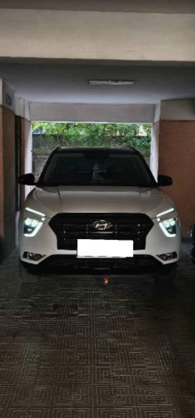 https://images10.gaadi.com/usedcar_image/4614228/original/processed_d2606bd8-8795-43c2-b2d2-2adf60b69ea5.jpg?imwidth=6402