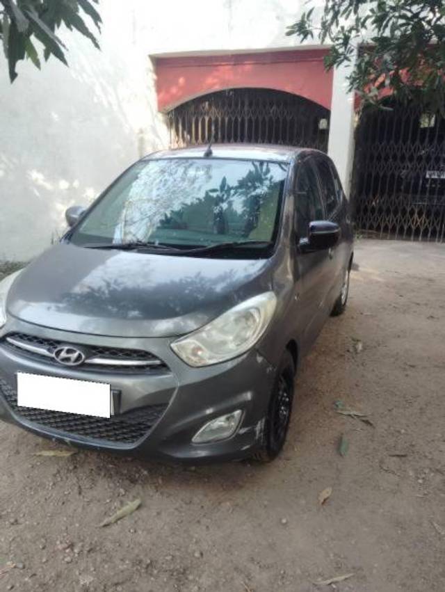 https://images10.gaadi.com/usedcar_image/4614231/original/processed_a372ccf1-9ca2-491b-98fc-c2df45882c1b.jpg?imwidth=6400