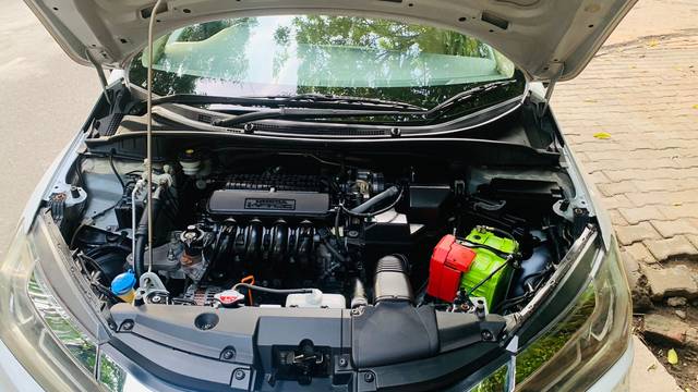 https://images10.gaadi.com/usedcar_image/4614238/original/45dadc186f3dd9926170f4fe1ac28df1.jpg?imwidth=6402