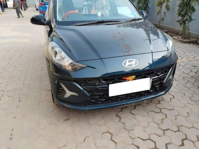 https://images10.gaadi.com/usedcar_image/4614246/original/processed_d6e1784e-fa9a-4162-9c80-468906b791a0.jpg?imwidth=6400