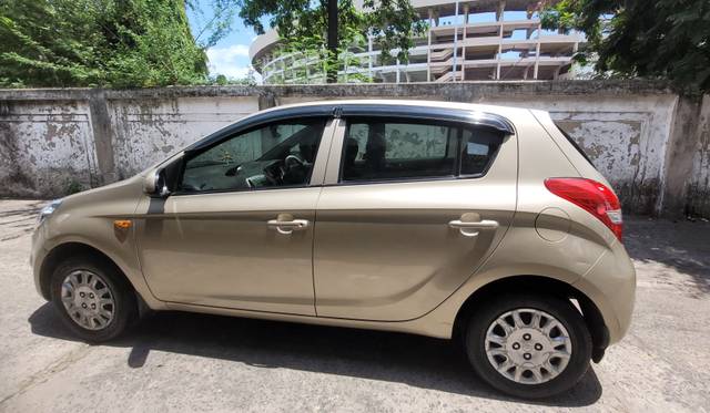 https://images10.gaadi.com/usedcar_image/4614252/original/4684f3dbb1a80db25cb397c94d33815d.jpg?imwidth=6401