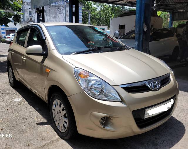 https://images10.gaadi.com/usedcar_image/4614252/original/processed_8ebb6093897a2be35b8b69e90559c779.jpg?imwidth=6400