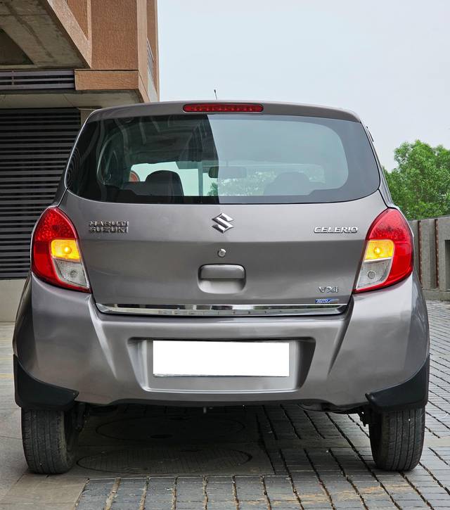 https://images10.gaadi.com/usedcar_image/4614254/original/processed_1e81ca7677377aabc17b49ee8f0a4fed.jpg?imwidth=6402