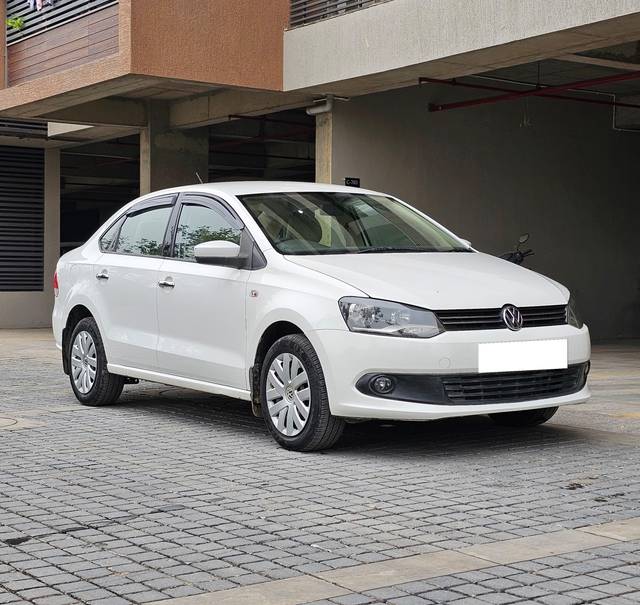https://images10.gaadi.com/usedcar_image/4614257/original/processed_8ae4646bae01d897e3ca4192373e48b1.jpg?imwidth=6400
