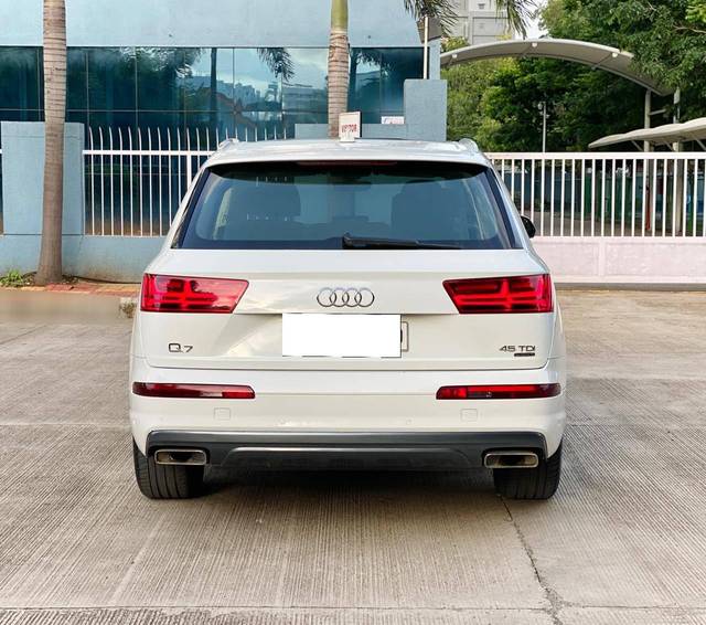 https://images10.gaadi.com/usedcar_image/4614259/original/processed_e76dfc923367479e520e1c028874e856.jpg?imwidth=6402