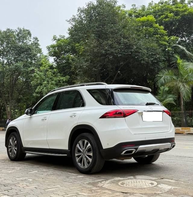 https://images10.gaadi.com/usedcar_image/4614303/original/processed_1bf34fbd-154d-4c65-a726-fbad10aea6c2.jpg?imwidth=6402