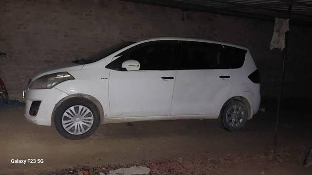 https://images10.gaadi.com/usedcar_image/4614321/original/processed_f61a87da-f047-4895-b88c-bdb1cea105f7.jpg?imwidth=6400