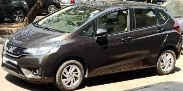 https://images10.gaadi.com/usedcar_image/4614327/original/processed_444c752a-ddb1-4d7f-aa9e-bc3eec0ff450.jpg?imwidth=6400