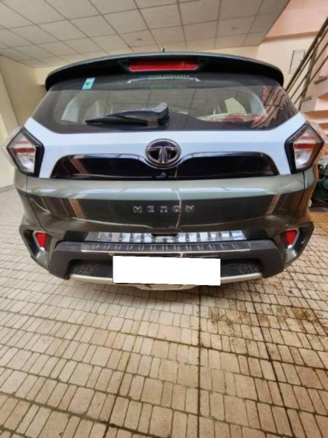 https://images10.gaadi.com/usedcar_image/4614331/original/processed_8e922f08-a6a0-41b3-a407-99961097e0de.jpg?imwidth=6400