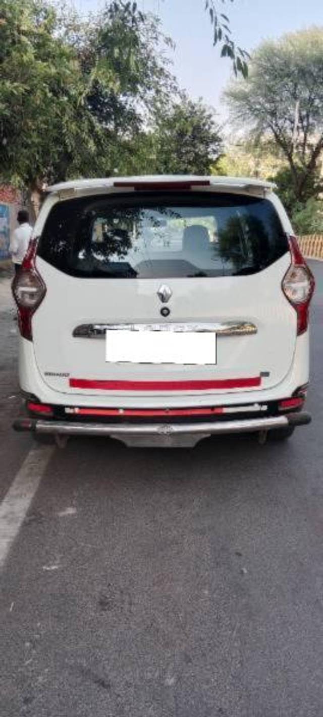 https://images10.gaadi.com/usedcar_image/4614342/original/processed_212ba6ef-9522-457f-b848-a920fe3d9bd3.jpg?imwidth=6401
