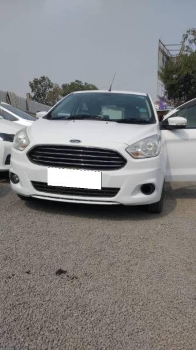 https://images10.gaadi.com/usedcar_image/4614344/original/processed_60533de1-fa7a-4ef4-b3e0-b5783d891a2e.jpg?imwidth=6401