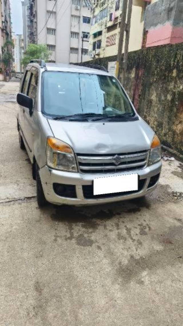 https://images10.gaadi.com/usedcar_image/4614413/original/processed_6ecda016-0256-41f7-a13c-ef40e0a012e4.jpg?imwidth=6400