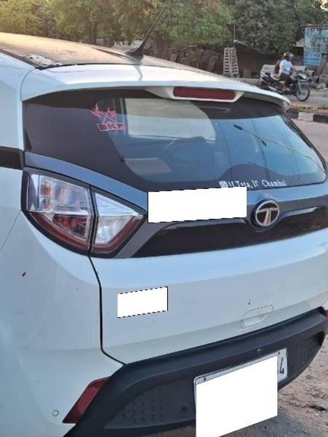 https://images10.gaadi.com/usedcar_image/4614415/original/processed_f36cfecc-a848-4864-80c0-c3aefe50e5d3.jpg?imwidth=6400