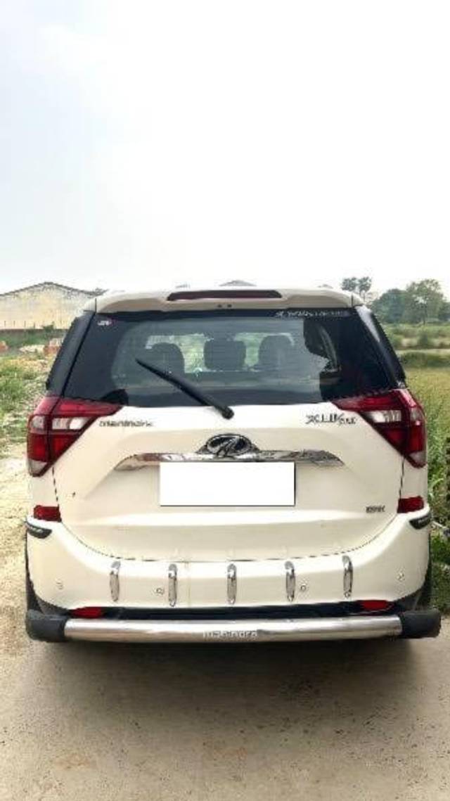 https://images10.gaadi.com/usedcar_image/4614422/original/processed_cd194da8-59b0-4239-9566-ea5ed6401598.jpeg?imwidth=6401
