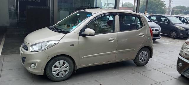 https://images10.gaadi.com/usedcar_image/4614427/original/processed_05289fd8-7789-49b7-b8a9-4ef026dc7a51.jpg?imwidth=6402
