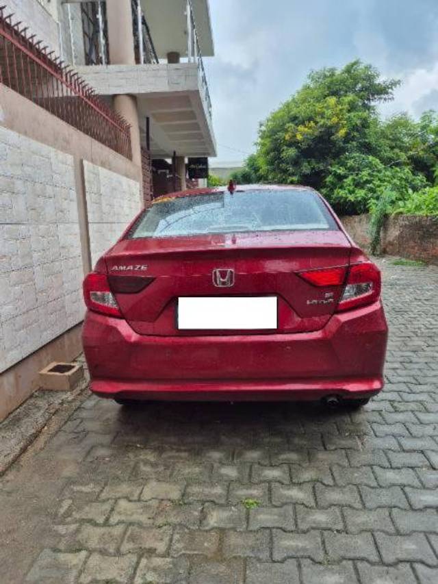 https://images10.gaadi.com/usedcar_image/4614447/original/processed_fc05cfc1-53e4-4530-8e99-481d26e0875c.jpg?imwidth=6401