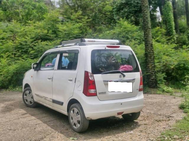 https://images10.gaadi.com/usedcar_image/4614495/original/processed_59d7f63e-5ea7-4f63-ad5a-72ab301b532d.jpg?imwidth=6400