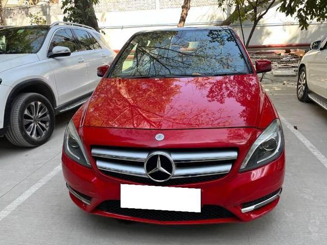 https://images10.gaadi.com/usedcar_image/4614511/original/processed_5170a431-8d87-41b5-8866-d4e51f4ba48a.jpeg?imwidth=6400