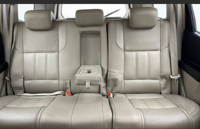 https://images10.gaadi.com/usedcar_image/4614541/original/d4d9760f-89b7-485d-887a-10949bf8a9f0.jpg?imwidth=6402
