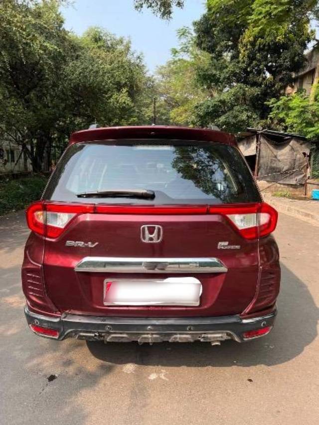 https://images10.gaadi.com/usedcar_image/4614563/original/processed_98097e65-a46e-4dfd-a97f-c0cd2c196bc1.jpeg?imwidth=6402