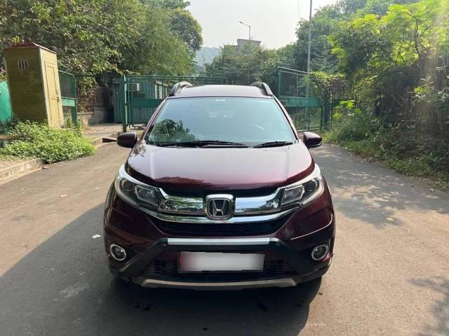 https://images10.gaadi.com/usedcar_image/4614563/original/processed_dea557d6-dba8-4e7f-ab60-f02ea581064e.jpeg?imwidth=6400