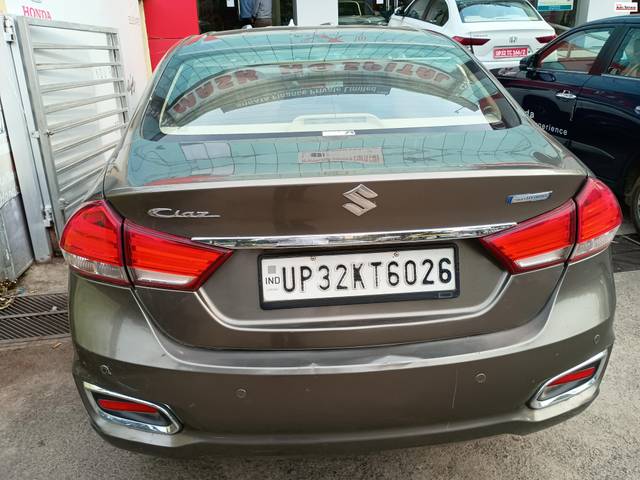 https://images10.gaadi.com/usedcar_image/4614570/original/b8d158f1421cbdbf74ead7fbb1f5aa4b.jpg?imwidth=6400