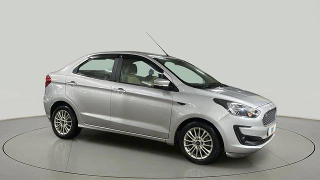 https://images10.gaadi.com/usedcar_image/4614573/original/8c62f42366bef13687cb8c561ab0a08b.jpg?imwidth=6400
