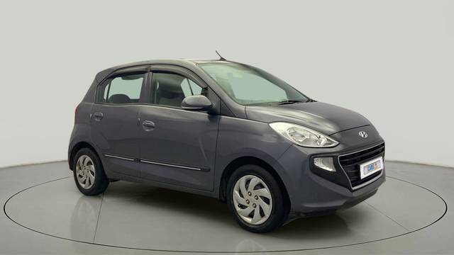 https://images10.gaadi.com/usedcar_image/4614577/original/b0392866bd61e773c7f42f85e19b86a2.jpg?imwidth=6400