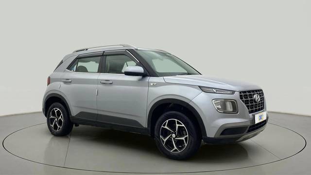 https://images10.gaadi.com/usedcar_image/4614602/original/0ddc4a5c2cb8d19cd9ff9cc3cc2d8bd4.jpg?imwidth=6400