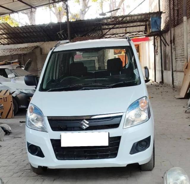 https://images10.gaadi.com/usedcar_image/4614611/original/processed_56af892f-4386-45e2-a9a6-676c2888edec.jpeg?imwidth=6400