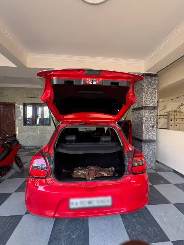 https://images10.gaadi.com/usedcar_image/4614612/original/95a8f68d-4422-4186-86a8-7fdb2a1d4d04.png?imwidth=6402