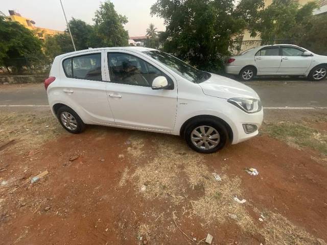 https://images10.gaadi.com/usedcar_image/4614620/original/processed_0d3c76a7-10cc-4f25-883e-79ec890d0e67.JPG?imwidth=6400