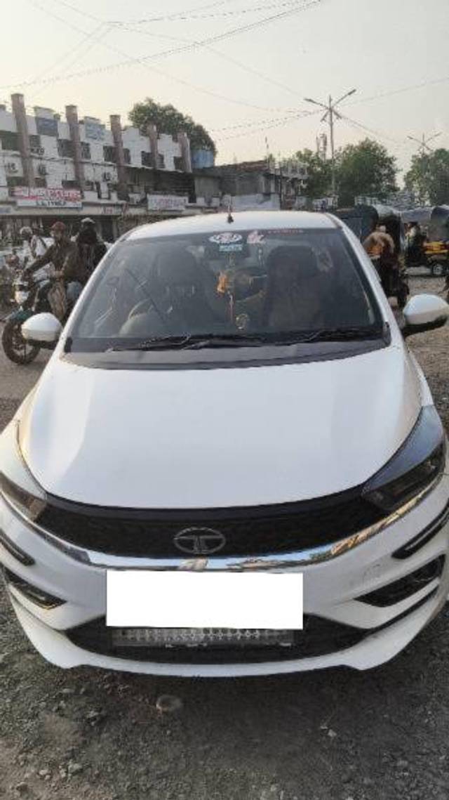 https://images10.gaadi.com/usedcar_image/4614684/original/processed_eafbdd13-d4b1-4889-a1f7-60b044339ea1.jpeg?imwidth=6400
