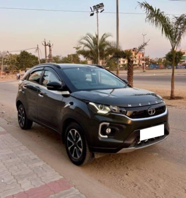 https://images10.gaadi.com/usedcar_image/4614734/original/processed_dd1aadcf-c095-405b-951c-186500176e8d.jpg?imwidth=6400
